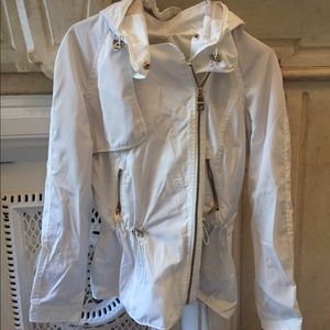 ZARA basic white rain jacket, side zip & hood ☔️